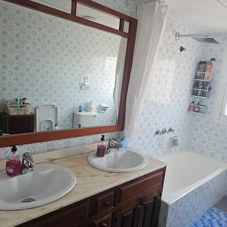 Privada Preciosa Grande Privada Centro Y Cerca De La Playa Wi-fi Homestay Malaga